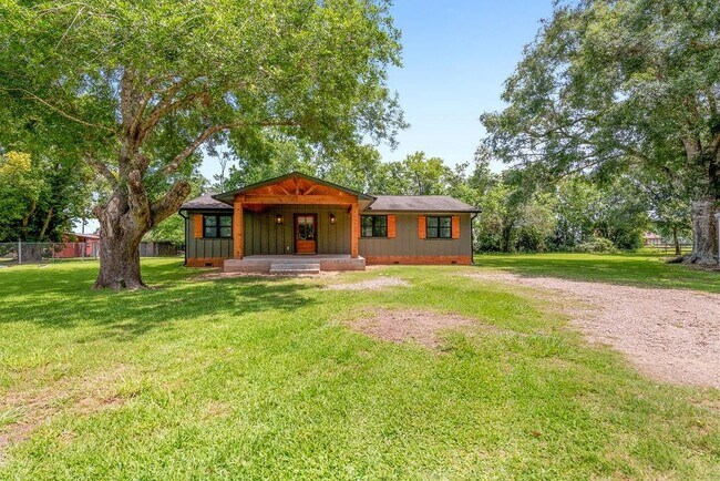 Building Photo - 2802 County Rd 209