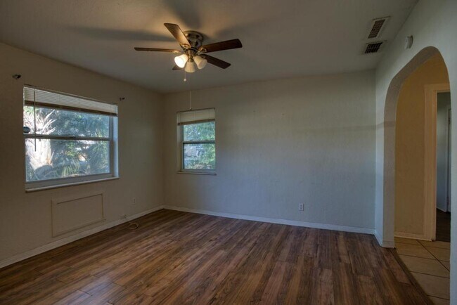 Building Photo - 1744 Granville Court S