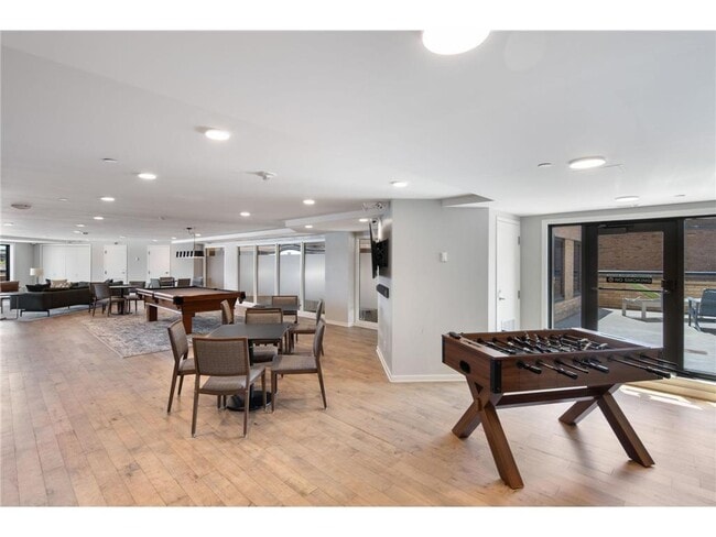 Building Photo - 20 NE 2nd St