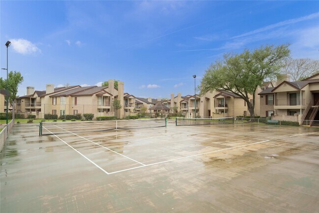 Building Photo - 2120 El Paseo St