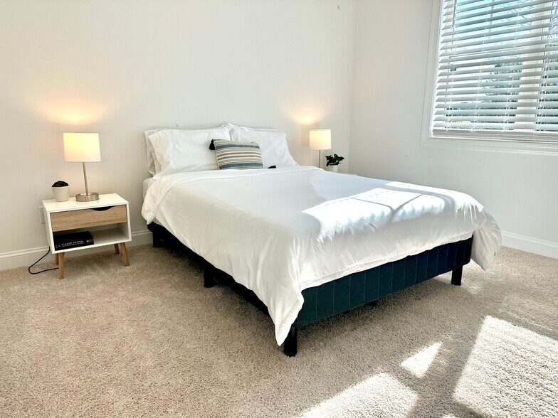 Building Photo - 203 Southerby Bluffs Ct
