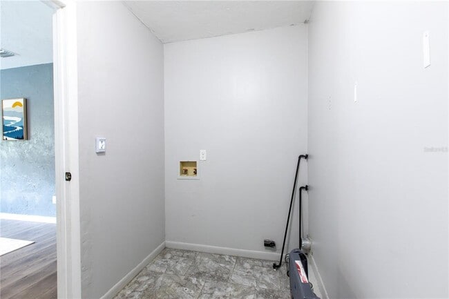 Building Photo - 821 Parkwood Pl