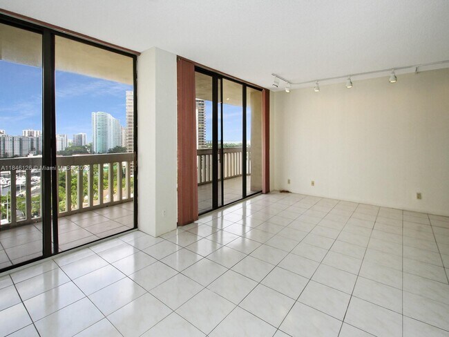 Building Photo - 19355 Turnberry Way