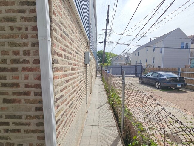 Building Photo - 4517 S Hermitage Ave