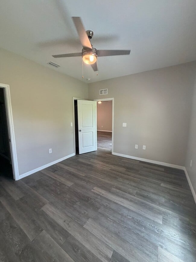 Building Photo - 26315 Explorer Rd