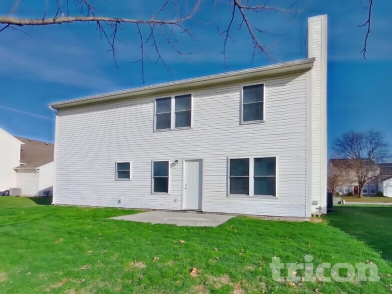 Building Photo - 9825 Rhodes Ln