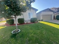 Building Photo - Elegant Single-Story 3-Bedroom Home in a Prime Central Location