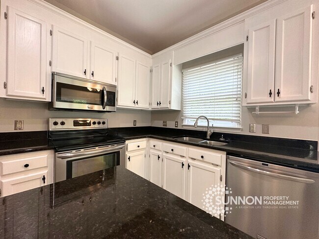 Building Photo - Spacious 4-Bedroom Home in Davis LakeSpacious 4-Bedroom Home in Davis