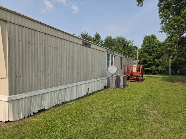 Building Photo - 101 Ann Dr