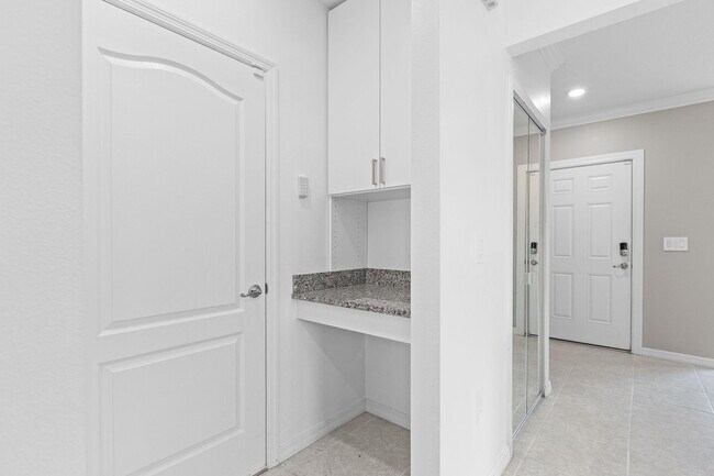 Building Photo - 681 SW Millard Dr
