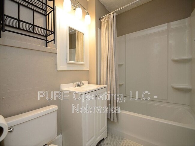 Building Photo - 344 N 36th Ave