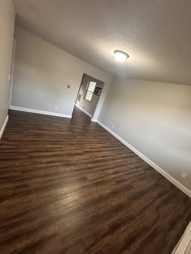 Building Photo - 1120 Wilson Ave