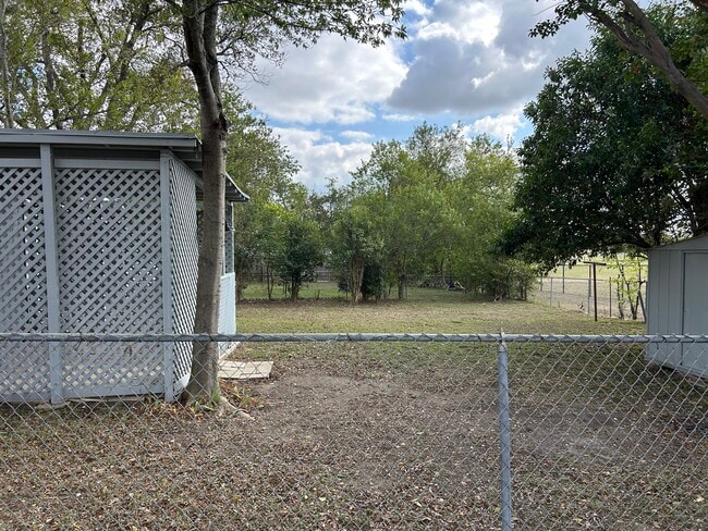 Building Photo - 1802 Vine St