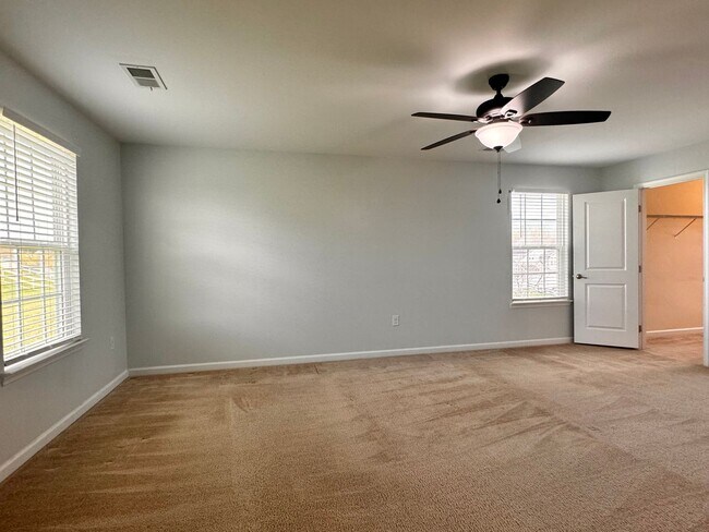 Building Photo - 145 Holly Hill Dr