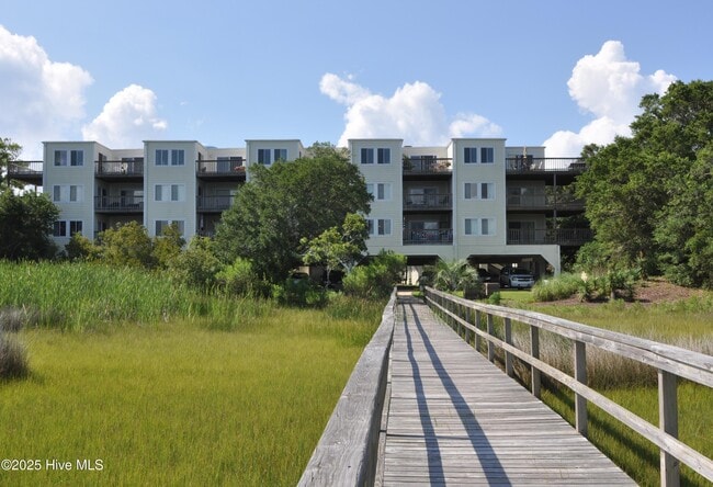 Building Photo - 650 Salter Path Rd