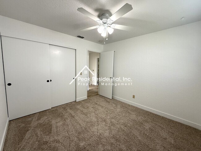 Building Photo - Wonderful Orangevale 4bd/2ba Home with 2 Car Garage!