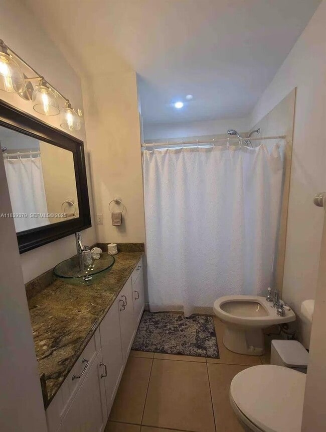 Building Photo - 350 Hazel St