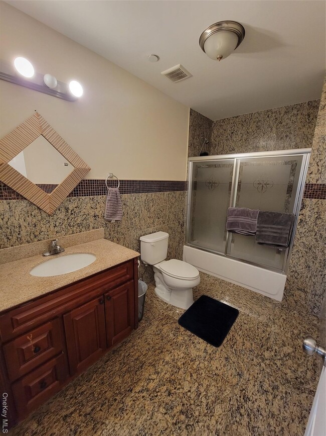 Building Photo - 329 Broadway