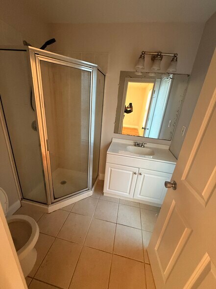 Building Photo - 135 Calumet St