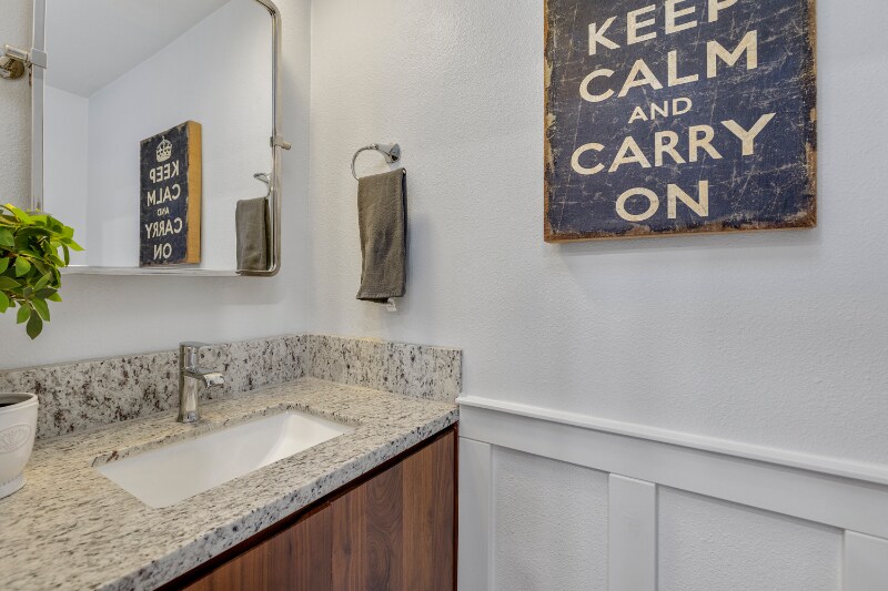 Building Photo - 1200 NE Territorial Rd