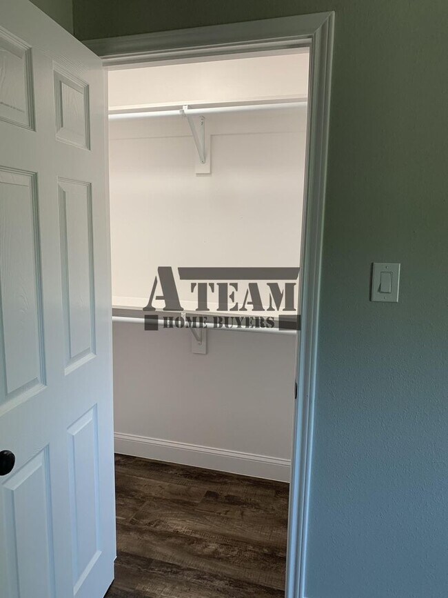 Building Photo - Remodeled 3 Bed 2 Bath Home!