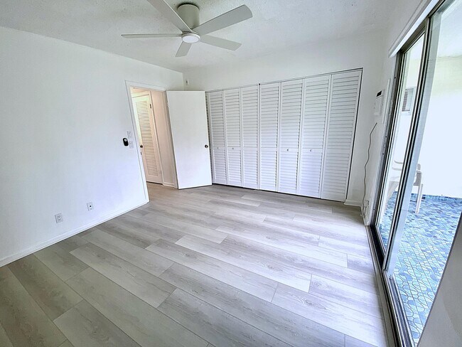 Building Photo - 98 Tilford Pl