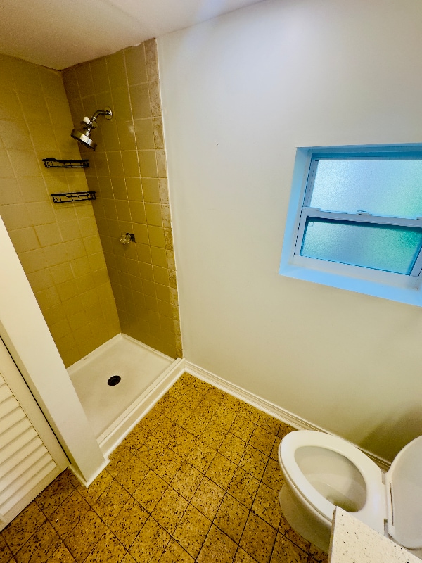 Building Photo - 726 N Peninsula Dr