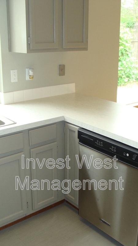 Building Photo - 2515 NE 83rd Wy