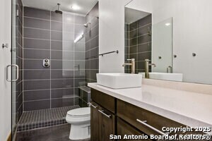 Building Photo - 1542 N Alamo St