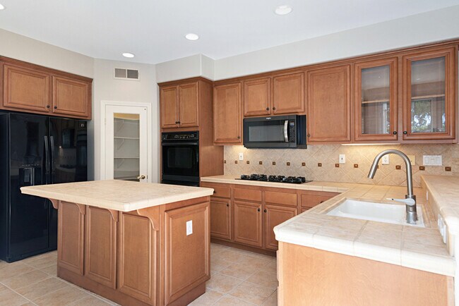 Building Photo - 1595 Archer Rd