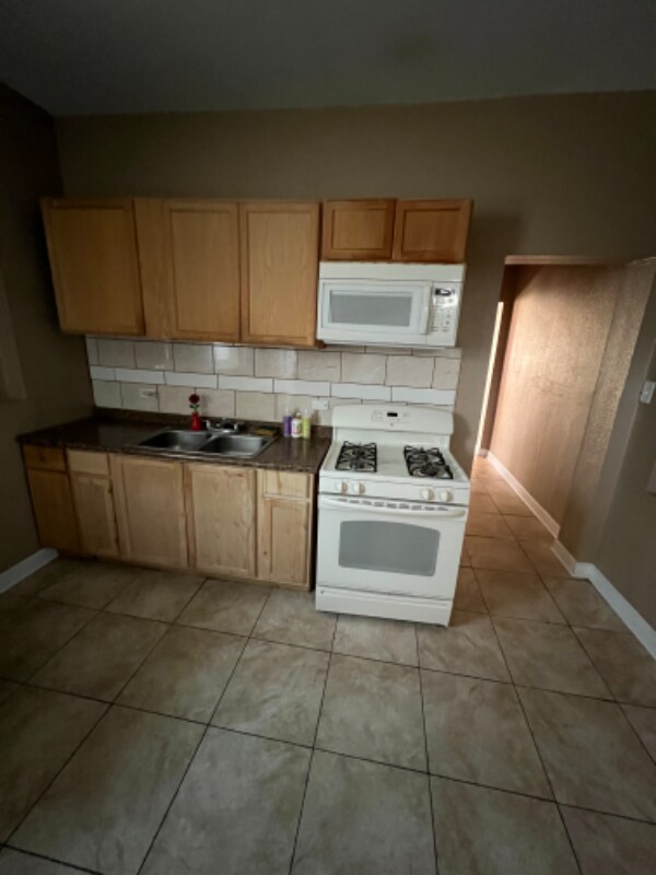 Building Photo - 5625 S Princeton Ave