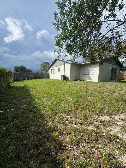 Building Photo - 3 Bedroom, 2 Bath Deltona Home Ready for I...