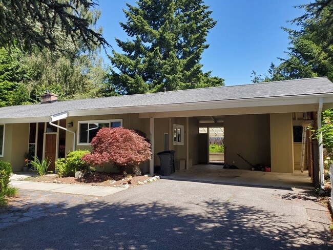 Building Photo - Modern Upgraded 3 bedroom Rambler