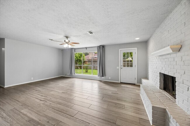 Building Photo - 2110 Gray Falls Dr