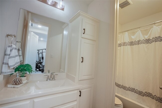 Building Photo - 4424 English Maple Dr