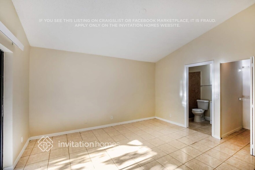 Building Photo - 4162 NW 114th Ave