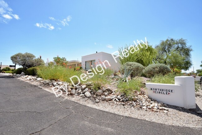 Primary Photo - 55+ Townhome for Rent - Spacious 3BR/2BA w...