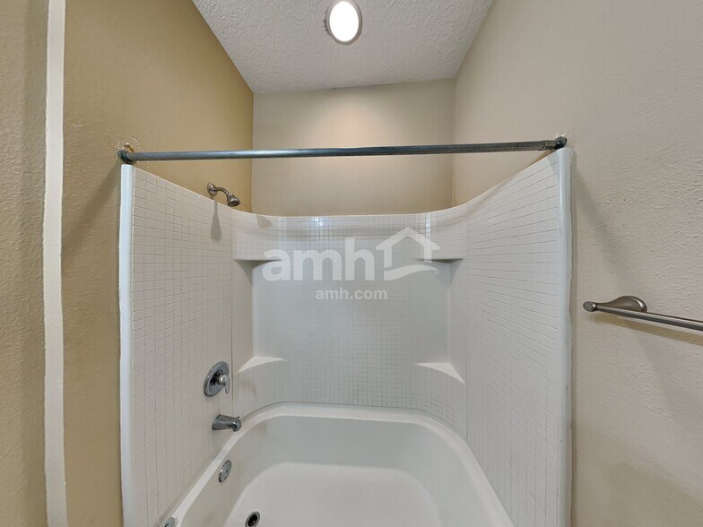 Building Photo - 404 Britton Shores Ct