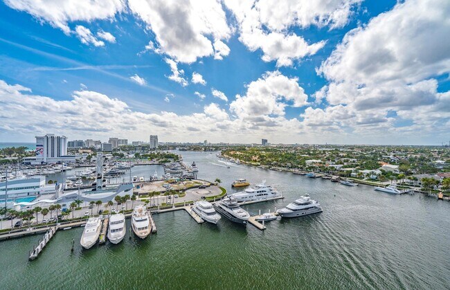 Building Photo - 1 Las Olas Cir