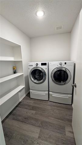 Building Photo - 701 E Kirnwood Dr