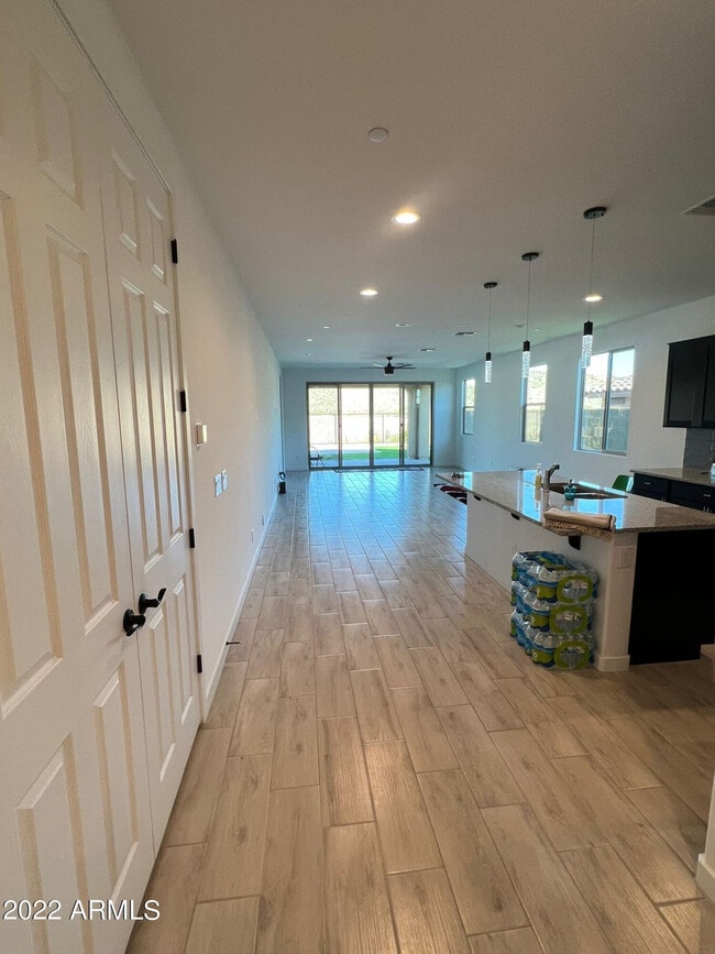 Building Photo - 13316 W Red Range Wy