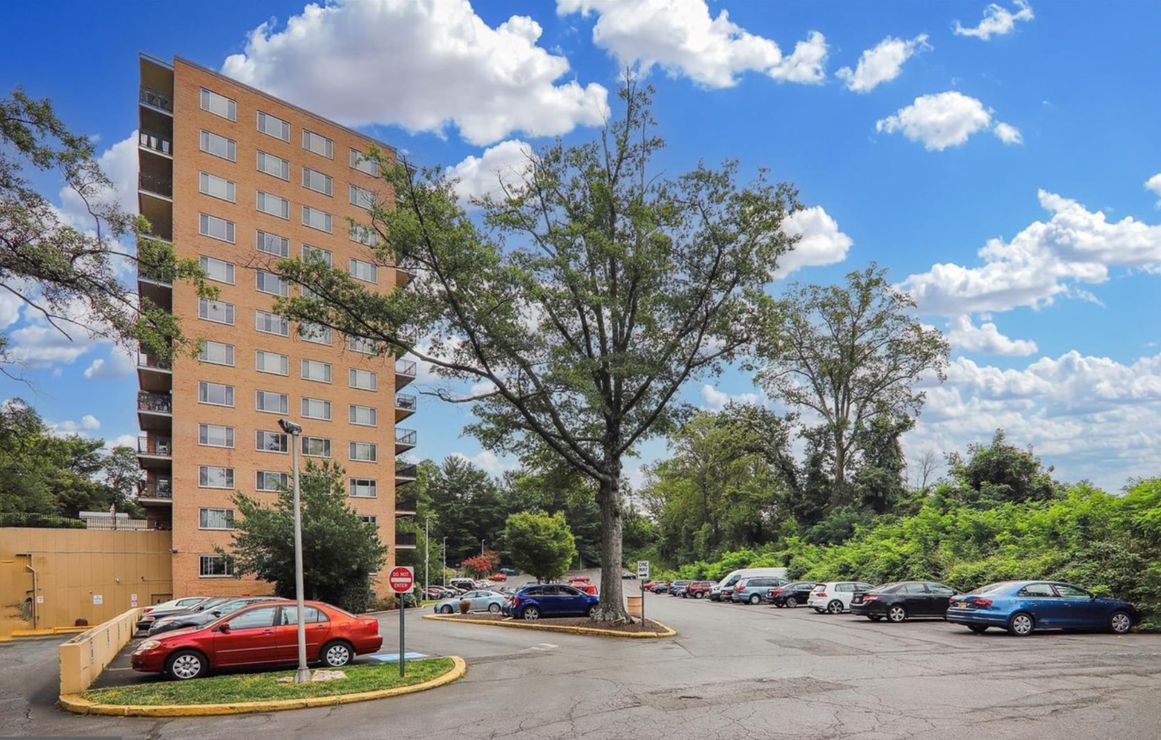 Building Photo - 1900 Lyttonsville Rd