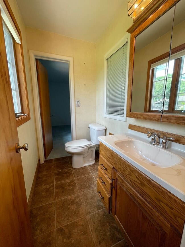 Building Photo - 2310 Fox Dr