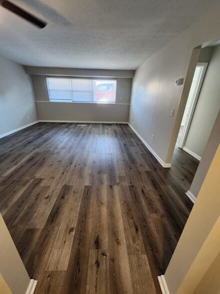 Building Photo - 1145 S Main St