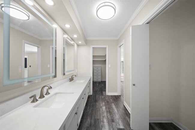 Building Photo - 4109 Meyerwood Dr