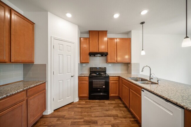 Building Photo - 3218 Comanche Crossing