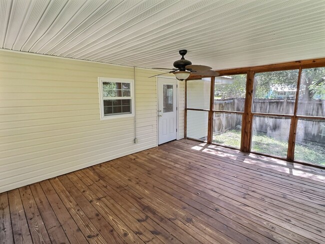 Building Photo - Charming 3-Bedroom, 2-Bathroom Home in Oce...