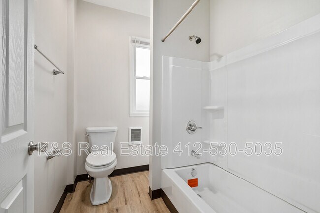 Building Photo - 134 Wynoka St