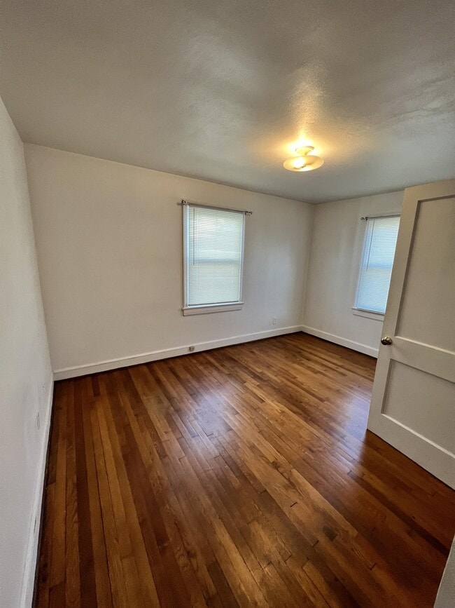 Building Photo - 228 E Madison Ave