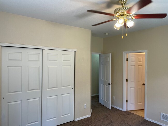 Building Photo - Adorable 3 Bedroom Home in Woodland Park